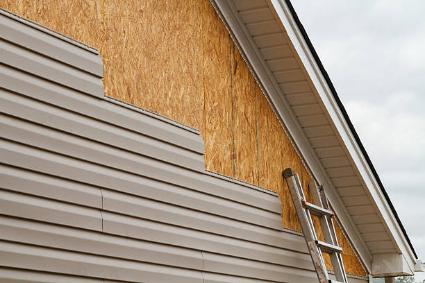 24/7 Emergency Vinyl Siding experts in Lake Forest, IL